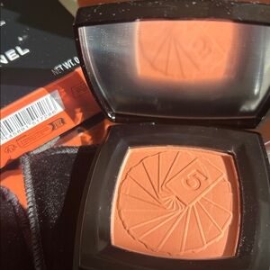 CHANEL LES TAROTS DE CHaNEL Blood Orange Matte Powder Blush